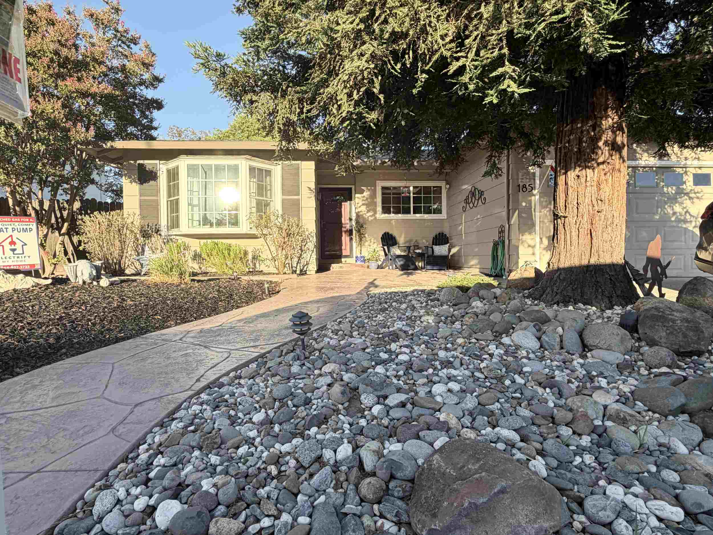 185 Midvale Dr 